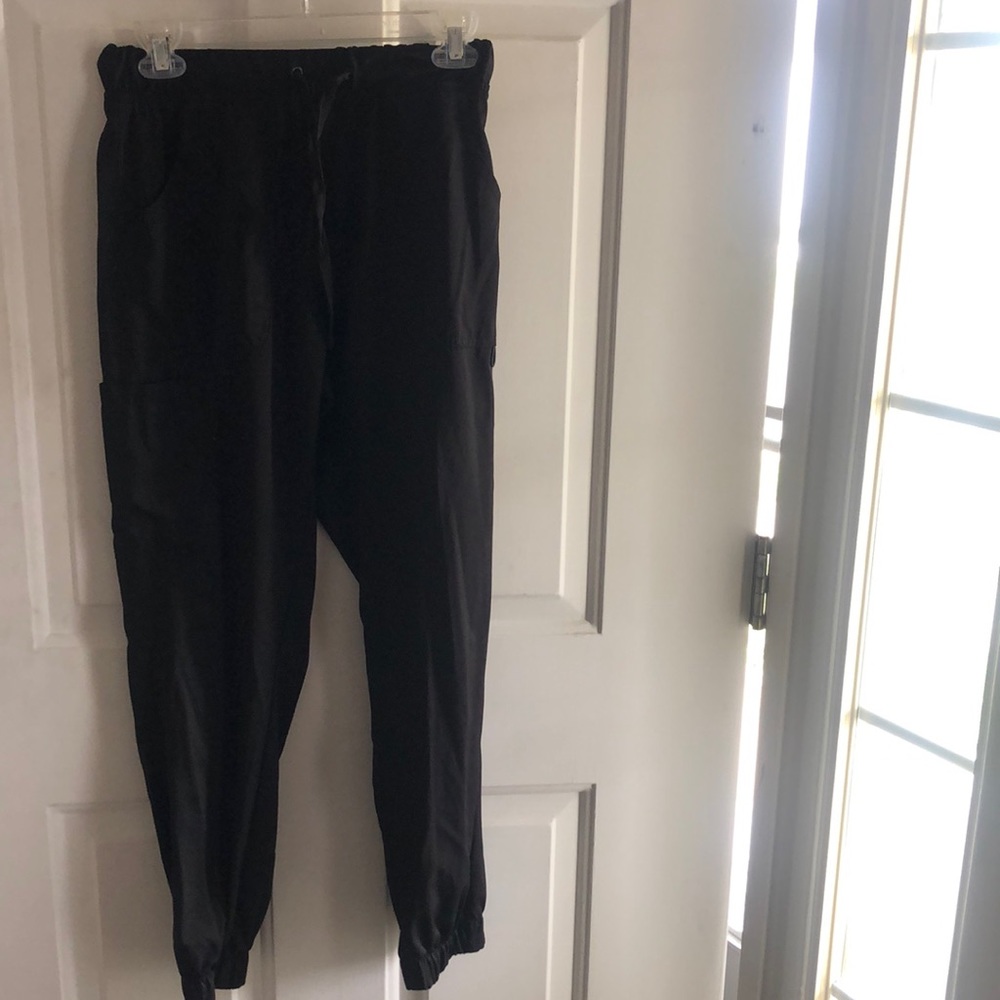 Mini Marilyn black scrub pants. XS